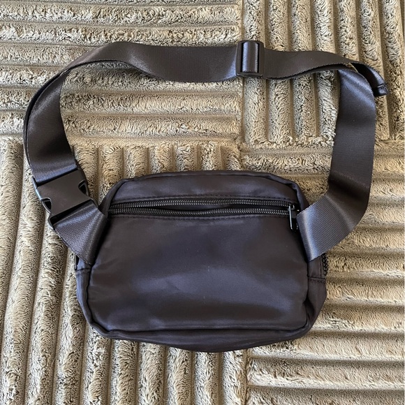 New black beltbag from Four Seasons Resort Orlando - Picture 6 of 6